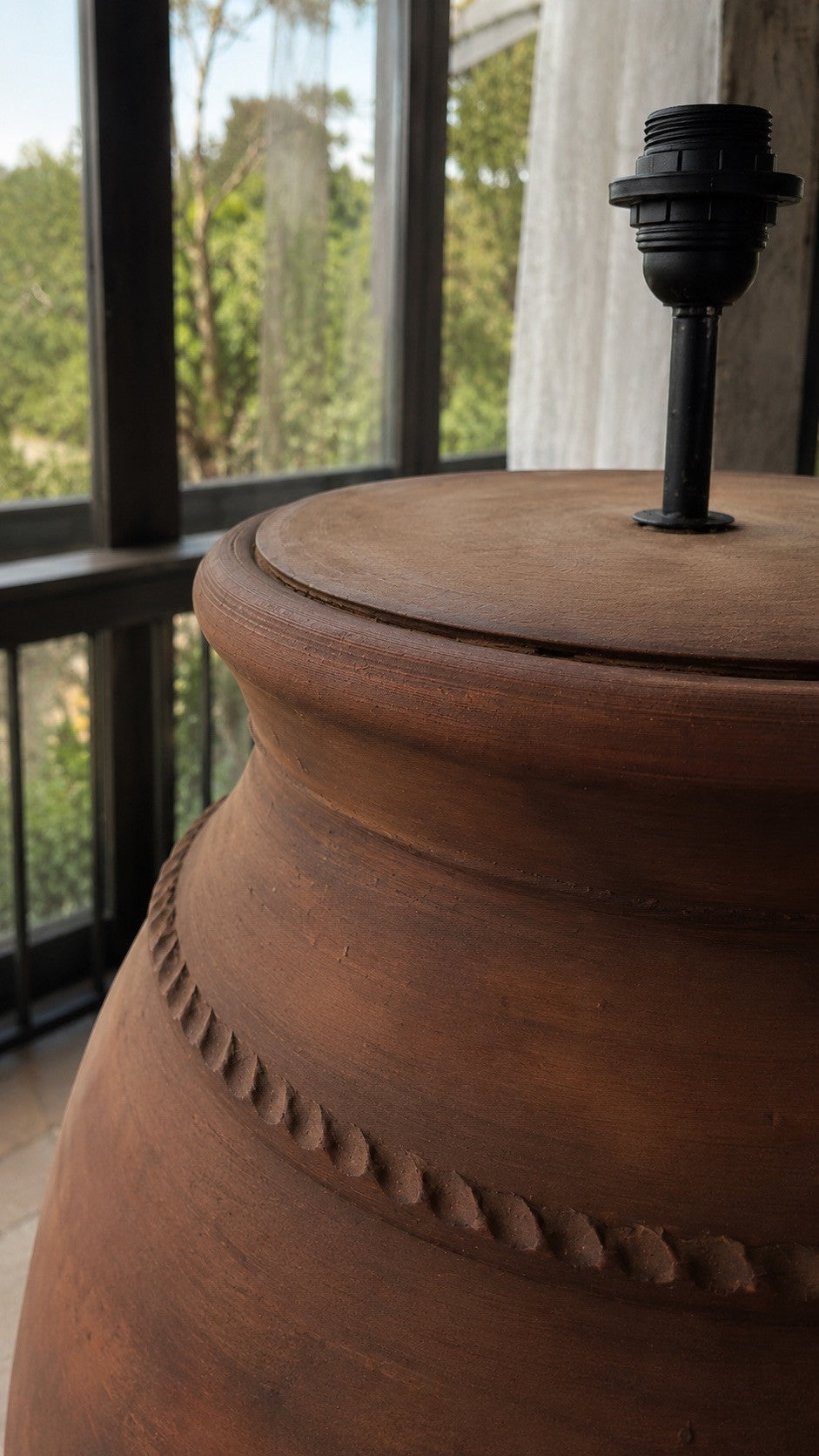 Terracotta Nº54 — Candeeiro Artesanal de Chão-2